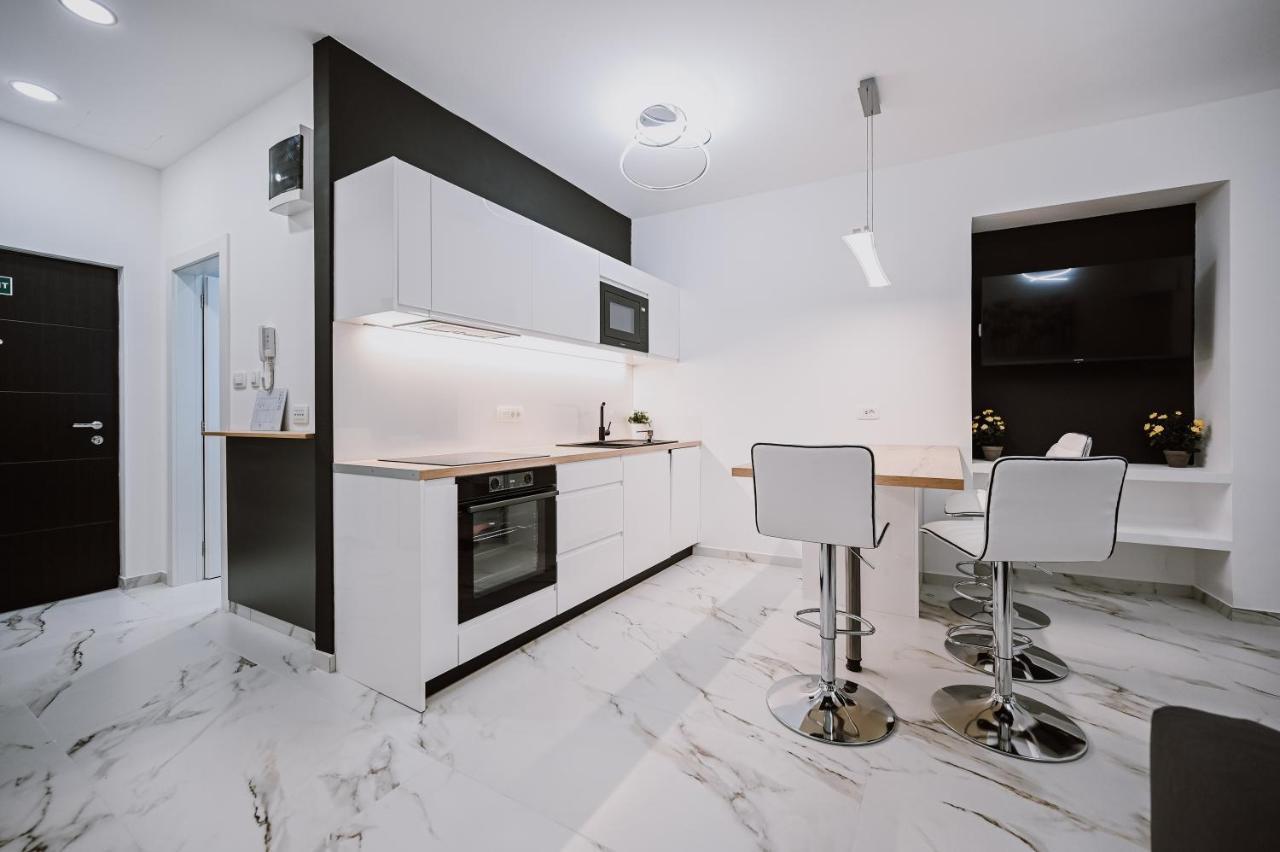 Old Square Apartment ริเยกา ภายนอก รูปภาพ