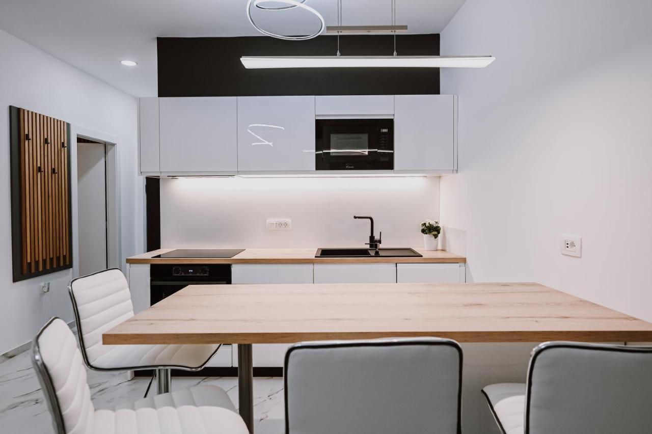 Old Square Apartment ริเยกา ภายนอก รูปภาพ